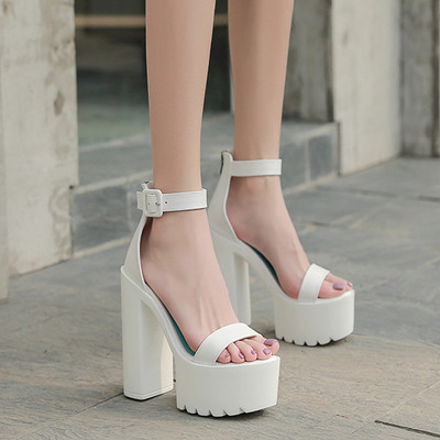 Naiste kunstnahast sandaalide uus mudel valge ja musta värviga