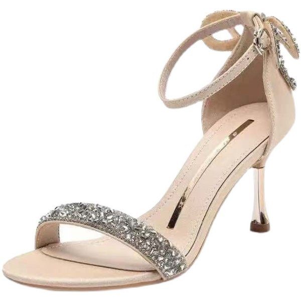 Γυναικεία σανδάλια με μεταλλική στερέωση και διακοσμητικές πέτρες