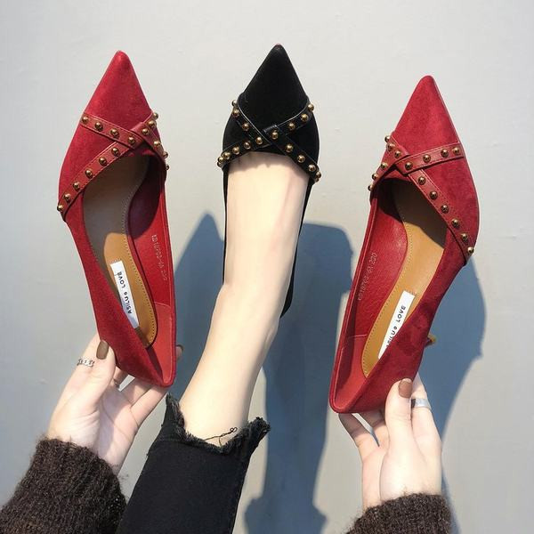 Επίσημα γυναικεία παπούτσια με τακούνια από οικολογικό σουέτ με μεταλλικά τρουξ