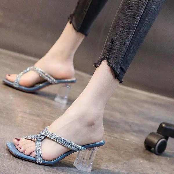 Naiste suvised sussid paksu kandilise kontsaga