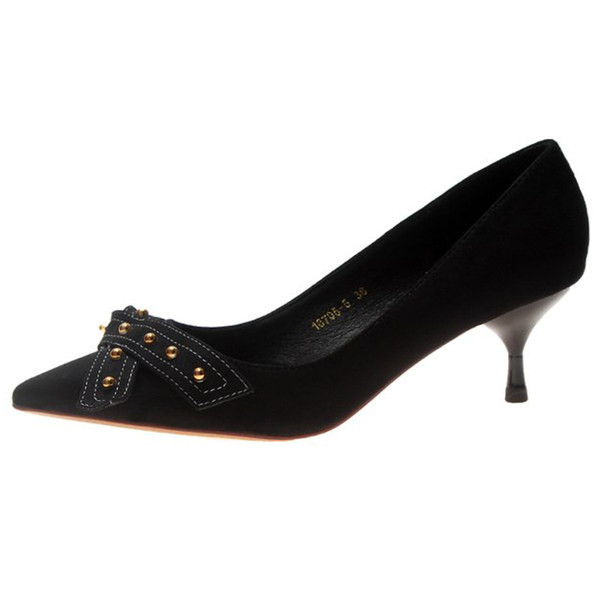 Νέο μοντέλο κομψά γυναικεία παπούτσια με λεπτά τακούνια με διακόσμηση