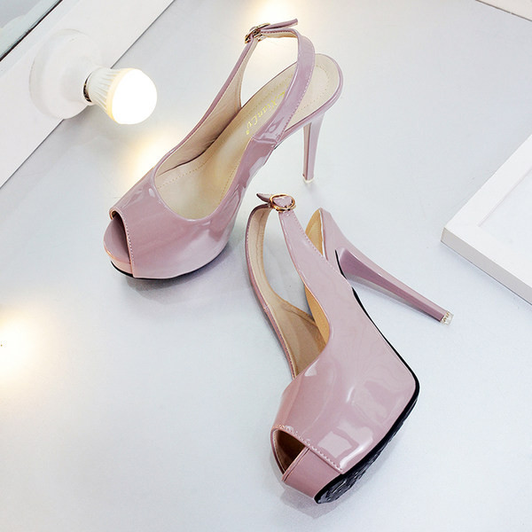 Μοντέρνα γυναικεία παπούτσια με αγκράφα και τακούνι 12 cm