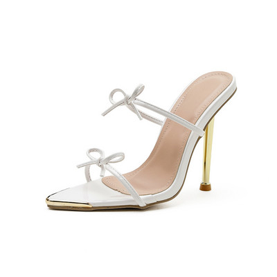 Γυναικείες παντόφλες με δερμάτινα λουράκια και κορδέλα