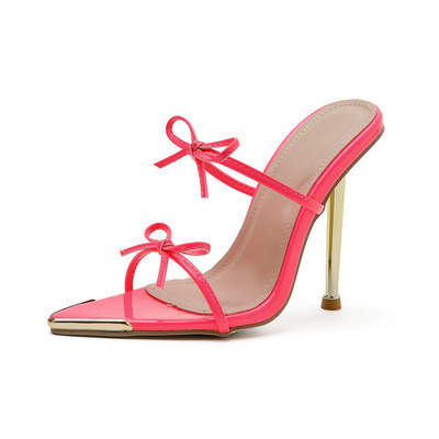 Γυναικείες παντόφλες με δερμάτινα λουράκια και κορδέλα