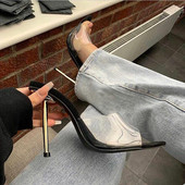 Γυναικείες παντόφλες με λεπτό τακούνι 12,5 cm και διαφανα λουράκια