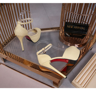 Γυναικεία παπούτσια με ψηλό τακούνι σε τρία χρώματα