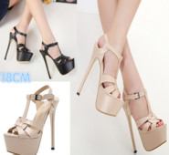 Γυναικεία έκο δερμάτινα σανδάλια με ψηλά τακούνια σε μπεζ και μαύρο χρώμα