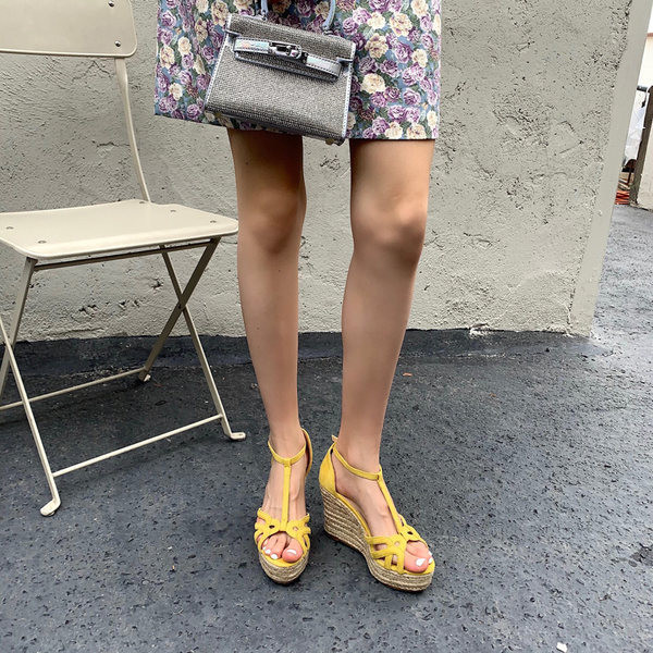 Νέο μοντέλο γυναικεία σανδάλια με λουράκια και πλατφόρμα 9 cm