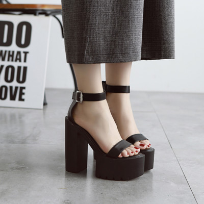 Γυναικεία έκο δερμάτινα σανδάλια με αγκράφα και ψηλό τακούνι