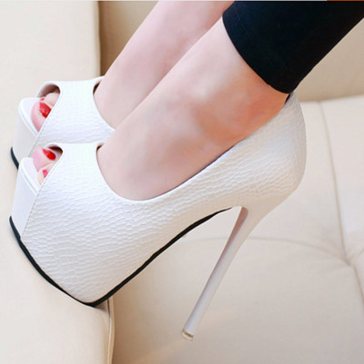 Γυναικεία μοντέρνα έκο δερμάτινα παπούτσια με ψηλά τακούνια σε δύο χρώματα