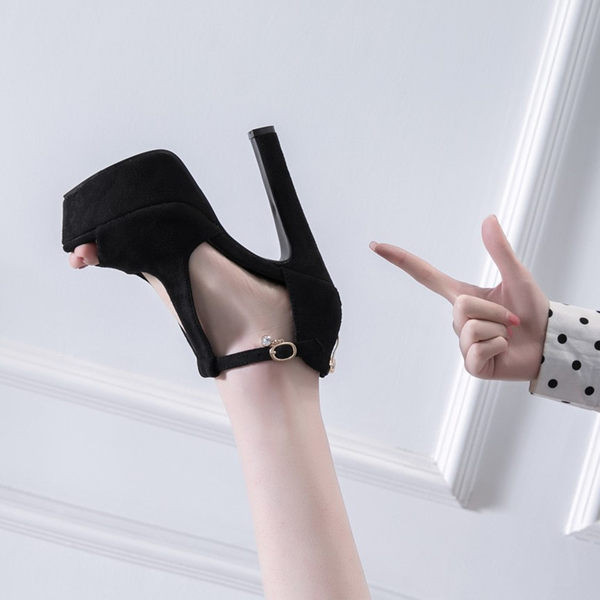 Naiste sandaalide uus mudel 12,5 cm kõrge kontsaga ja ripatsiga