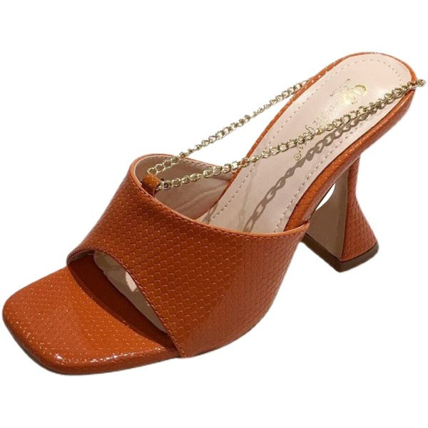 Γυναικείες έκο δερμάτινες παντόφλες με μεταλλική αλυσίδα