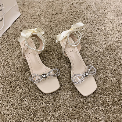 Γυναικεία σανδάλια με κορδέλα και λουράκια από πέρλες - δύο μοντέλα