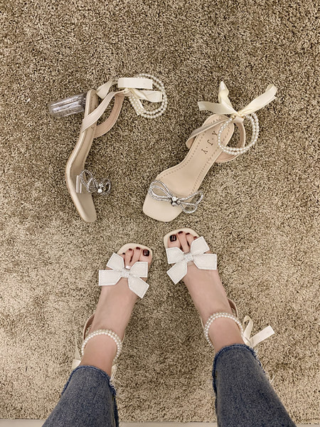 Γυναικεία σανδάλια με κορδέλα και λουράκια από πέρλες - δύο μοντέλα