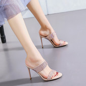 Παντόφλες μοντέρνες γυναικείες με ψηλά τακούνια