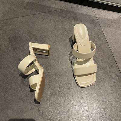 Γυναικείες έκο δερμάτινες παντόφλες με τακούνι πάχους 7 cm