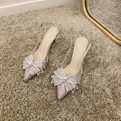 Pandla ja paelaga naiste kingad