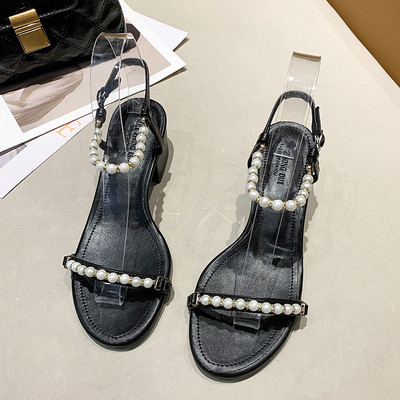 Γυναικεία σανδάλια με πέρλες και χαμηλό τακούνι - 5 cm