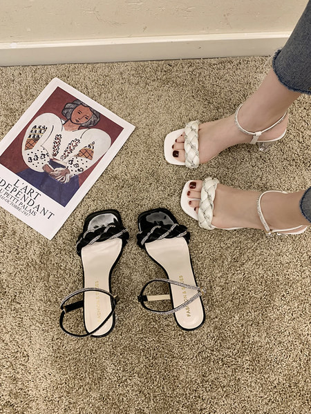 Γυναικεία σανδάλια με τακούνι 7 εκατοστά και διακοσμητικές πέτρες