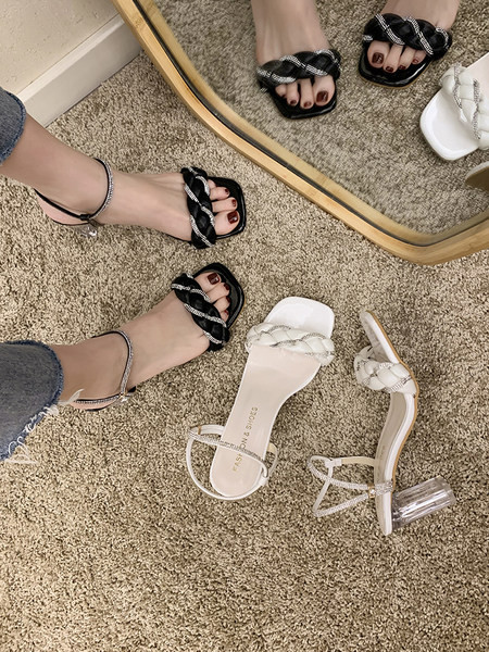 Γυναικεία σανδάλια με τακούνι 7 εκατοστά και διακοσμητικές πέτρες