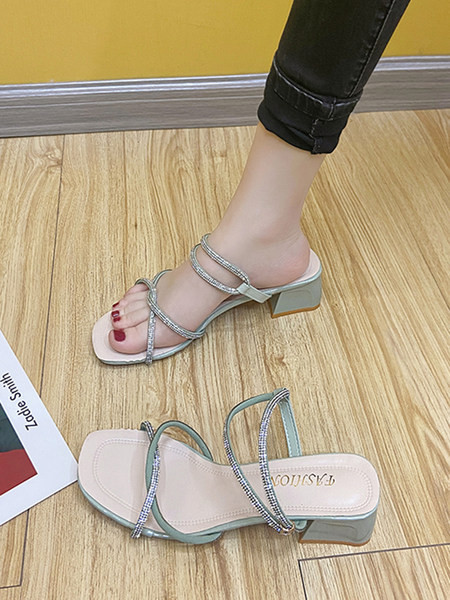 Γυναικείες παντόφλες με τετράγωνο τακούνι και διακοσμητικές πέτρες