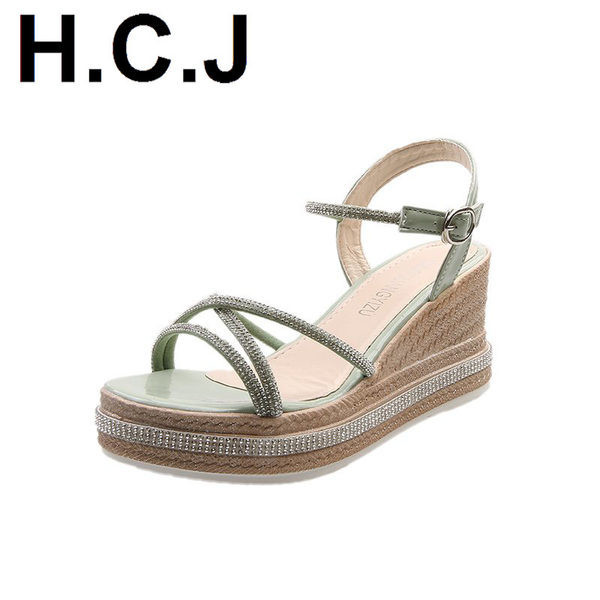 Γυναικεία πλατφόρμα σανδάλια με διακοσμητικές πέτρες σε τρία χρώματα