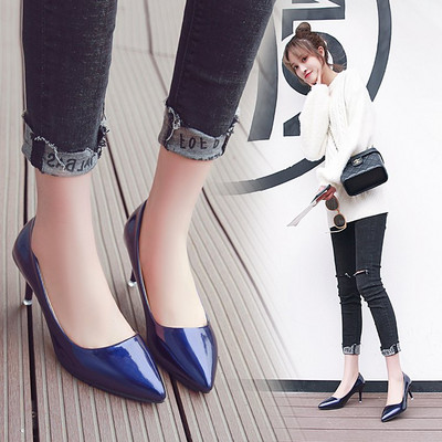 Elegantsed naiste lakknahast kingad mitmes värvitoonis - teravatipuline mudel