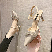 Γυναικεία σανδάλια με κορδέλα και λεπτό τακούνι