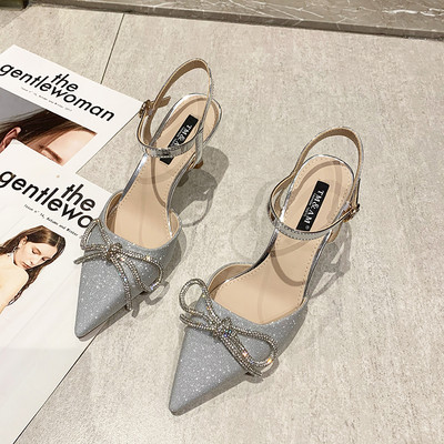 Γυναικεία σανδάλια με κορδέλα και λεπτό τακούνι