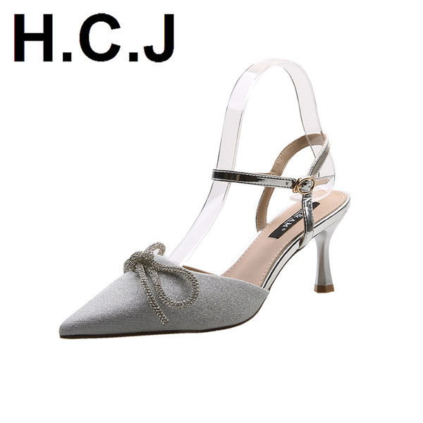 Γυναικεία σανδάλια με κορδέλα και λεπτό τακούνι 