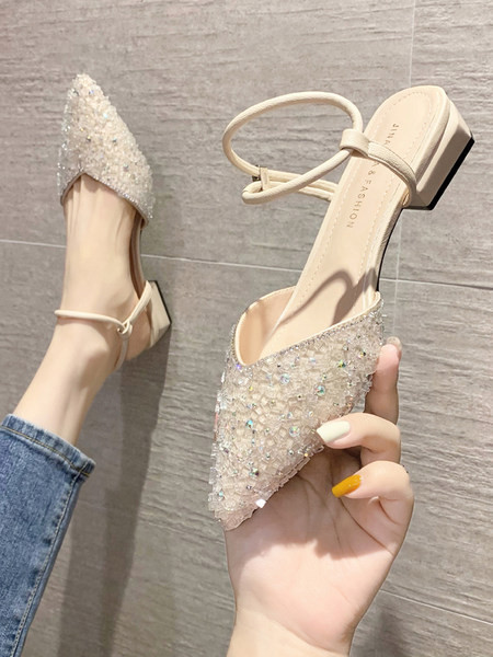 Γυναικεία μυτερά σανδάλια με τετράγωνο τακούνι και διακοσμητικές πέτρες