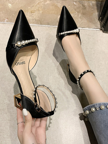 Κομψά γυναικεία σανδάλια με αγκράφα και πέρλες