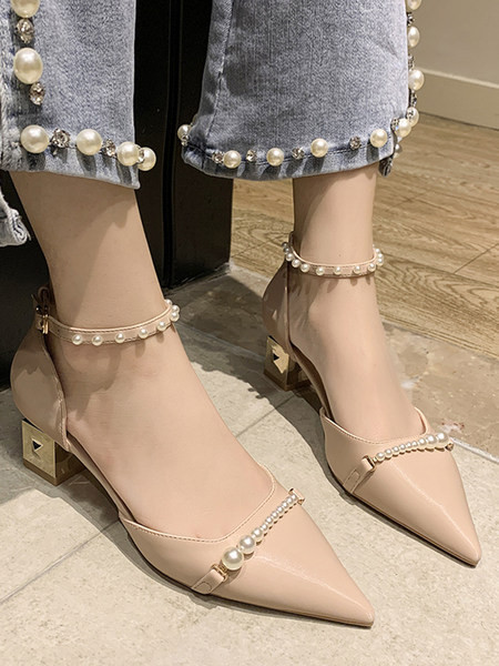 Κομψά γυναικεία σανδάλια με αγκράφα και πέρλες