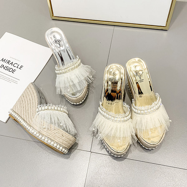 Νέο μοντέλο γυναικείες παντόφλες με πέρλες και τούλι σε ασημί και χρυσό χρώμα