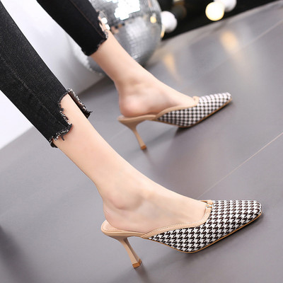 Γυναικείες κλειστές παντόφλες με τακούνι 7 cm