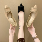 Γυναικεία παπούτσια με αγκράφα - μυτερό μοντέλο