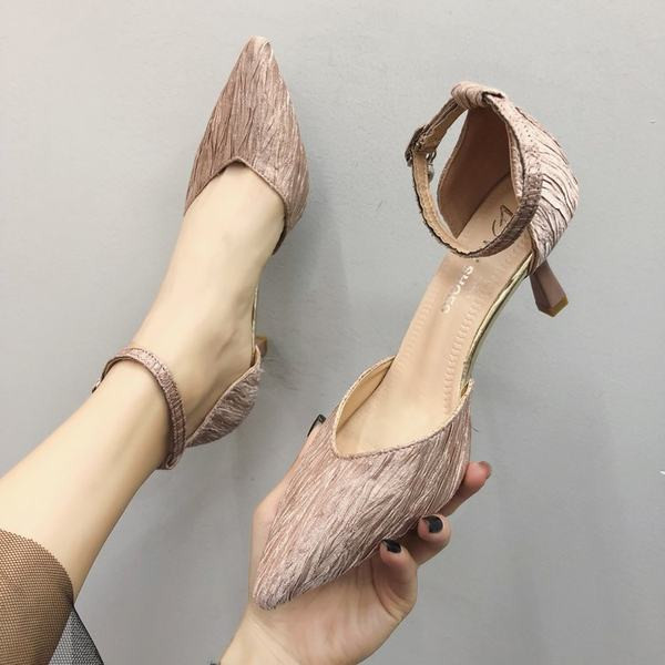 Smailaus modelio elegantiški moteriški batai su sagtimi ir plonu kulnu