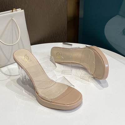 Γυναικείες παντόφλες με διαφανά λουράκια και παχύ τακούνι