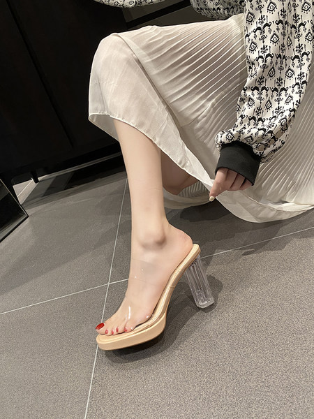 Γυναικείες παντόφλες με διαφανά λουράκια και παχύ τακούνι