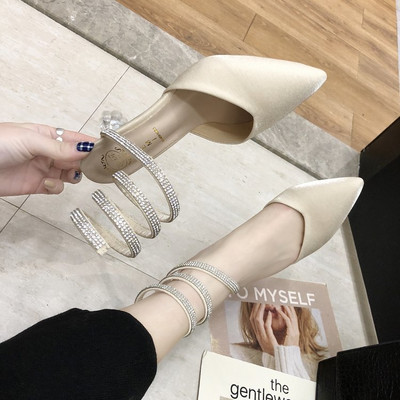 Κομψά γυναικεία παπούτσια με διάφανό ταούνι  και λεπτά λουράκια με διακοσμητικές πέτρες