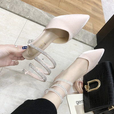 Κομψά γυναικεία παπούτσια με διάφανό ταούνι  και λεπτά λουράκια με διακοσμητικές πέτρες