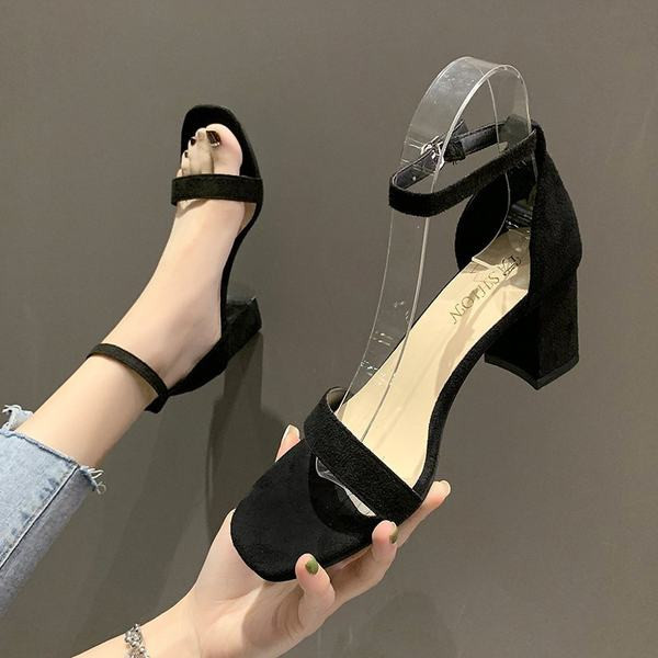 Naiste kandilise kontsaga sandaalid ökoseemisnahast ja pandlaga