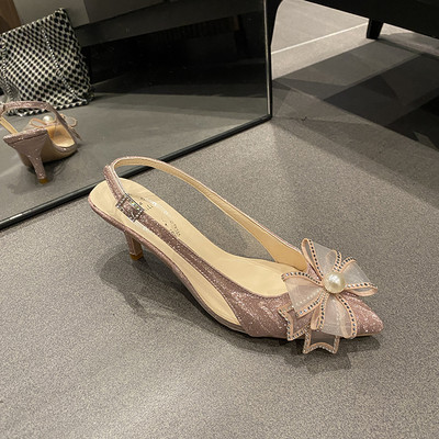 Γυναικεία παπούτσια με κορδέλα και λουράκι