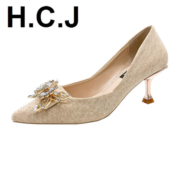 Γυναικεία casual παπούτσια με λεπτό τακούνι και διακόσμηση