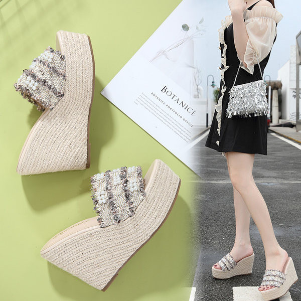 Naiste vabaaja sussid kõrge 11 cm platvormi ja pärlitega