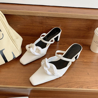 Γυναικεία παπούτσια με κορδόνια και αγκράφα σε τρία χρώματα