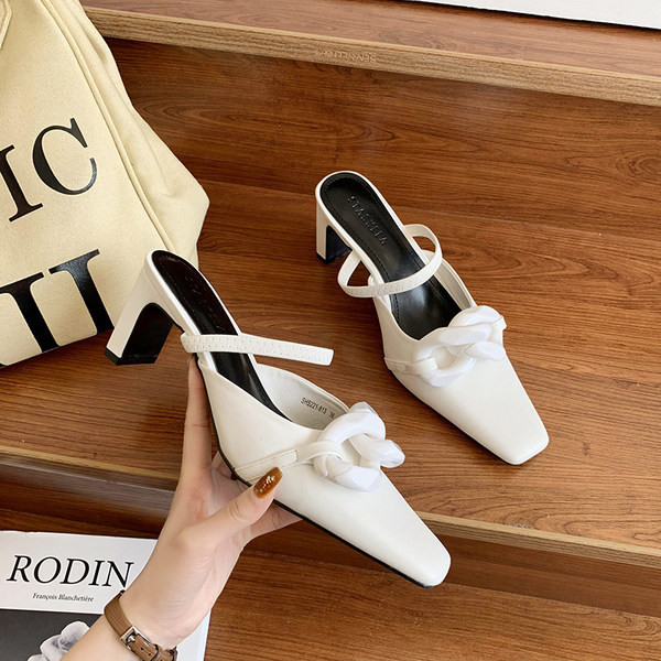 Γυναικεία παπούτσια με κορδόνια και αγκράφα σε τρία χρώματα