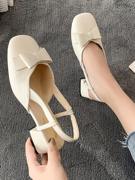 Γυναικεία κλειστά σανδάλια με δερμάτινη κορδέλα