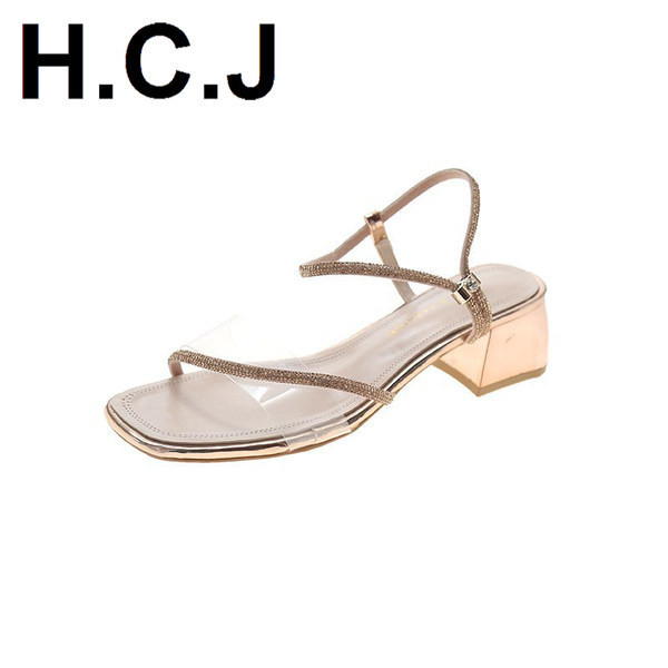 Γυναικεία σανδάλια με διακοσμητικές πέτρες και χαμηλό τακούνι - 5 cm