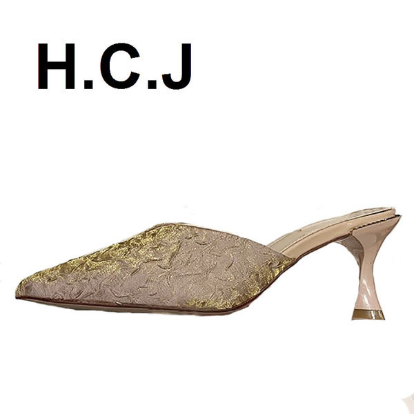 Γυναικείες καθημερινές παντόφλες - μυτερά μοντέλα